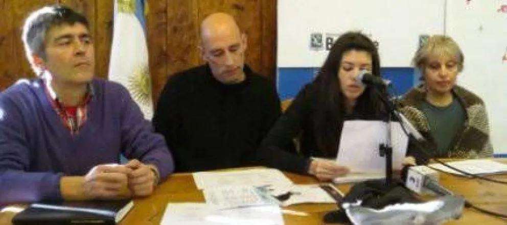 Teatro por la Identidad: Reflexión y concientización 