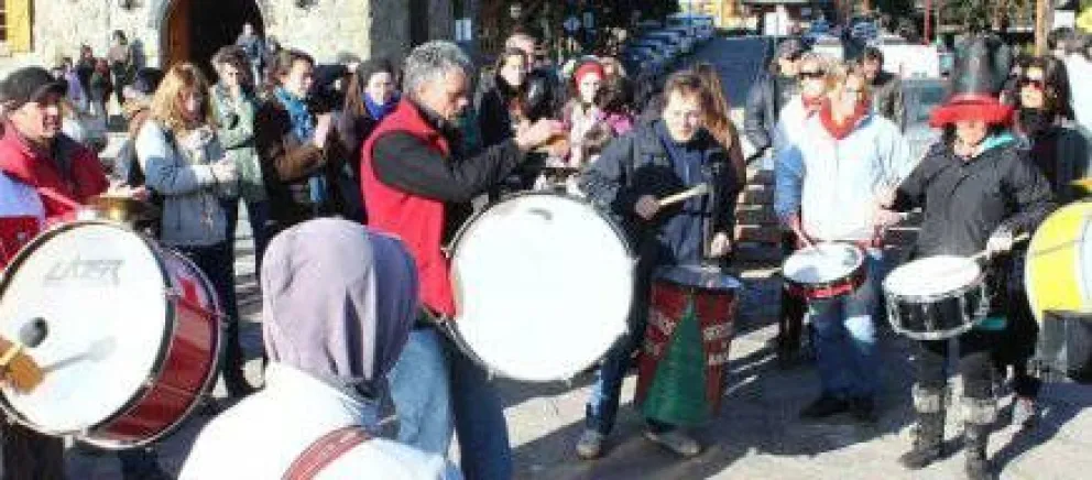 Reclamaron en el Centro Cívico el esclarecimiento de la golpiza policial 