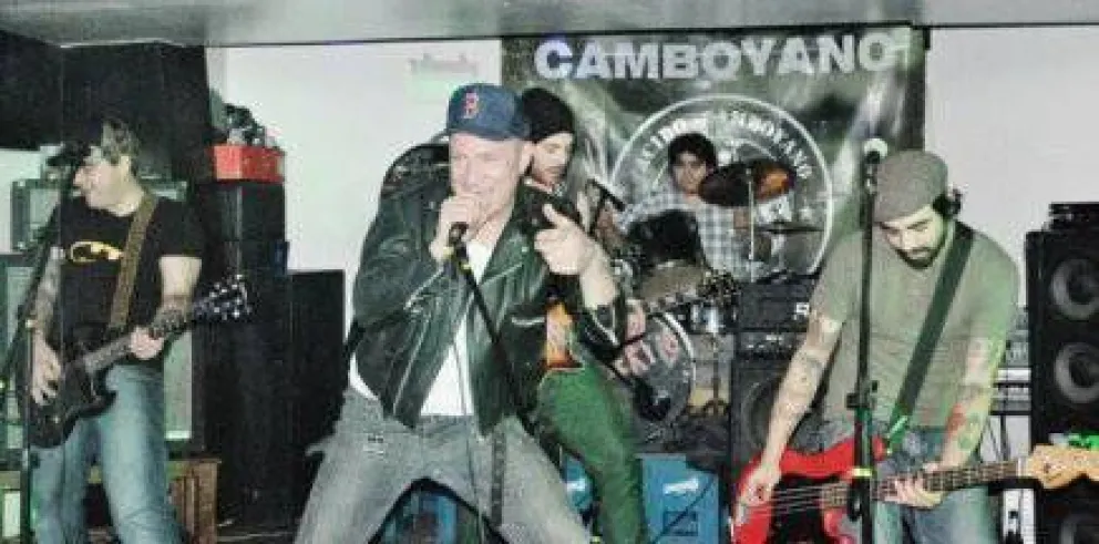 "Acido Camboyano" y "Los Bacteria Bacterias" en Radio Nacional 