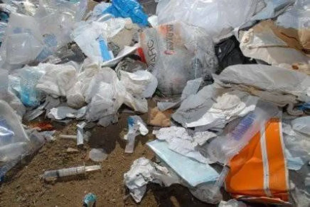 Encontraron residuos patógenos en la cantera forestal 