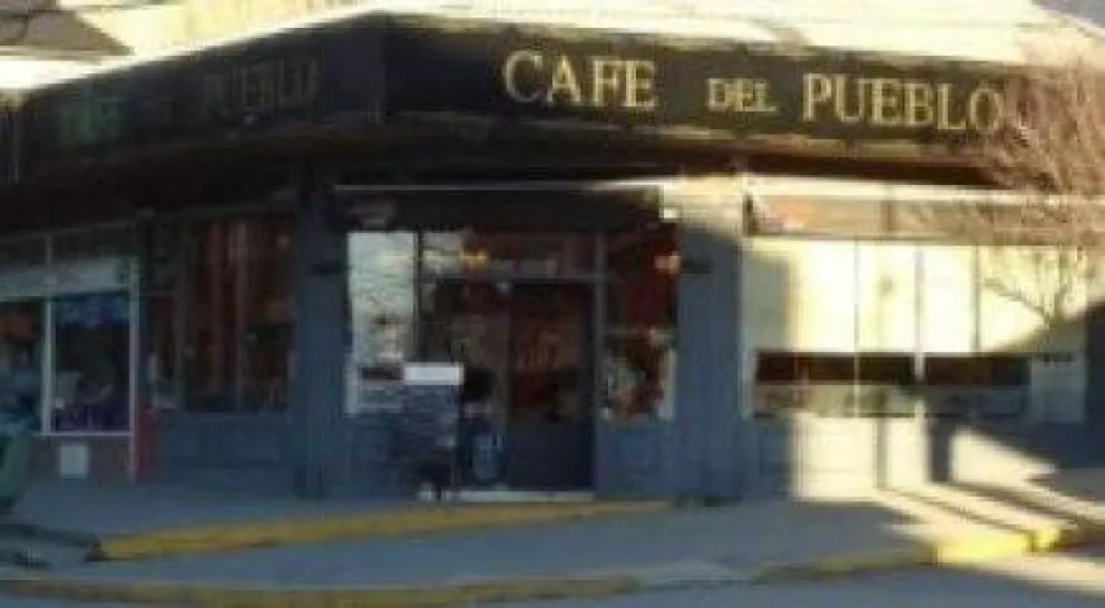 Clausuraron el "Café del Pueblo" 
