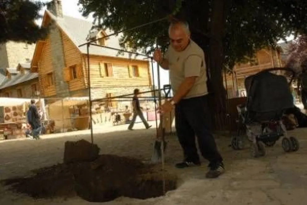 Feriantes de Urquiza piden espacio techado  