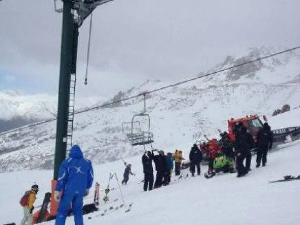 Descarriló la telesilla cuádruple en Catedral: todos los heridos están fuera de peligro