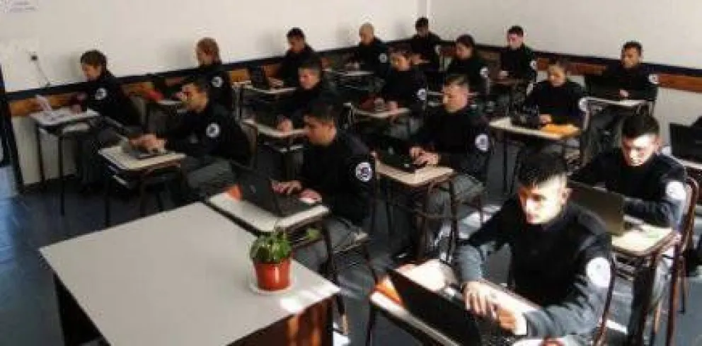 Policía abre inscripciones a sus escuelas