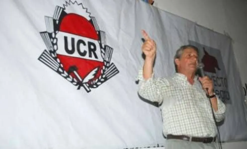Para Massaccesi, la UCR debe "recobrar la confianza ciudadana perdida"