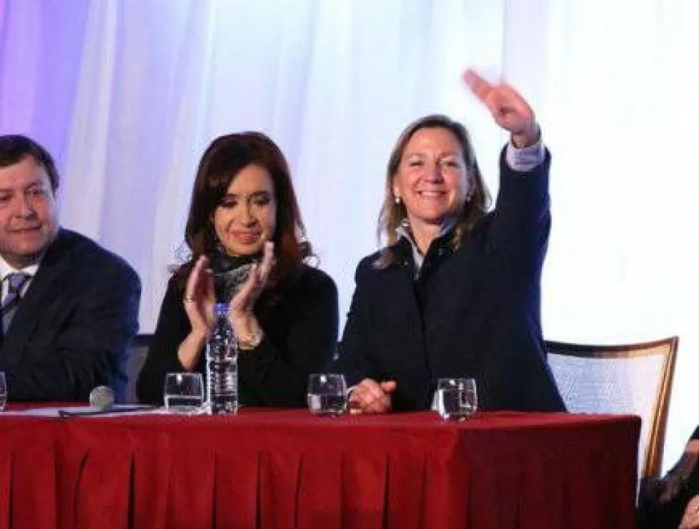 Apostillas y gestos del paso de Cristina por Bariloche 