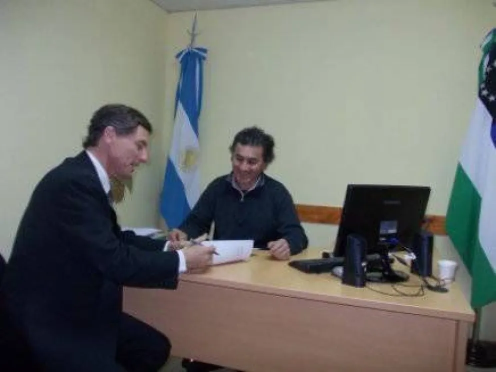 Municipio de Dina Huapi firmó convenio con la Policía 
