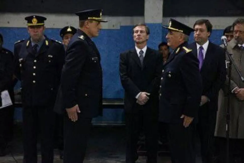 Recambio policial y promesa de más efectivos