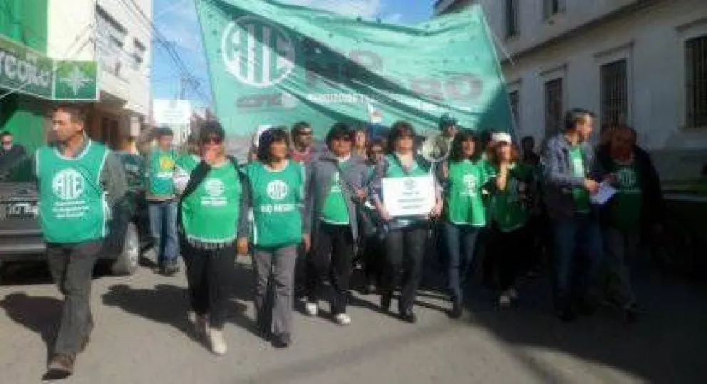 Ante visita de Cristina, ATE reclama mejores salarios 
