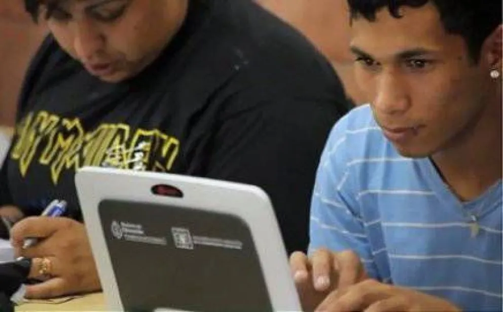 Privilegian la entrega de netbooks por sobre las tablets