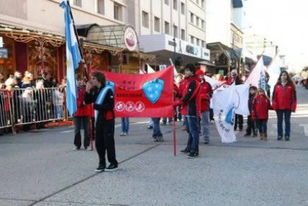 Tras 15 años, volvieron las carrozas al gran Desfile de la Nieve