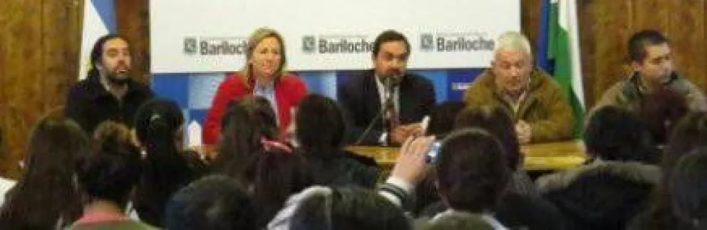 Jóvenes recibieron certificados de capacitación