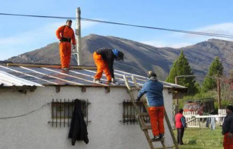 Reparan techo del Centro Comunitario del Pilar I