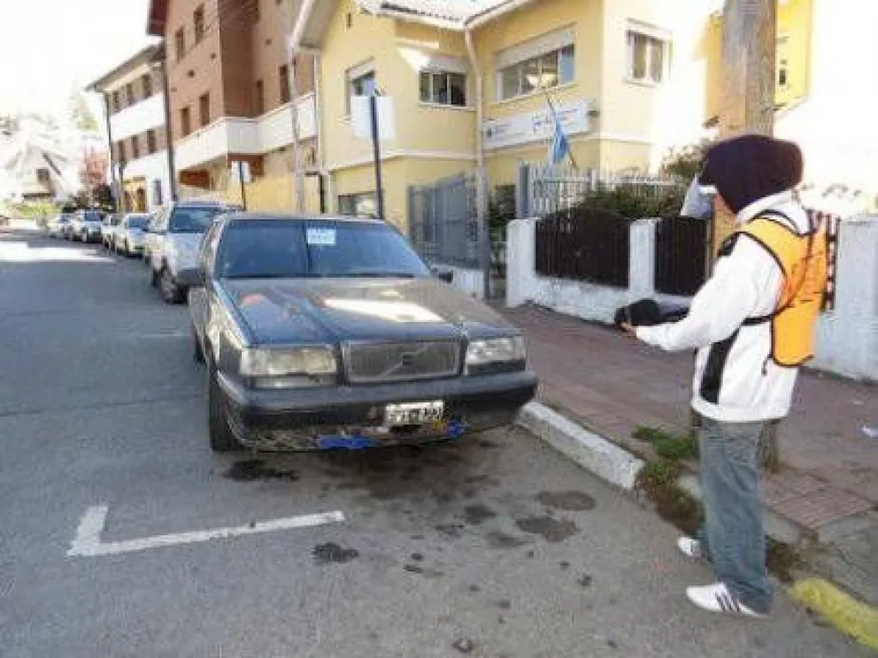 Vuelve el sistema de entrega de ticket manual para el estacionamiento medido