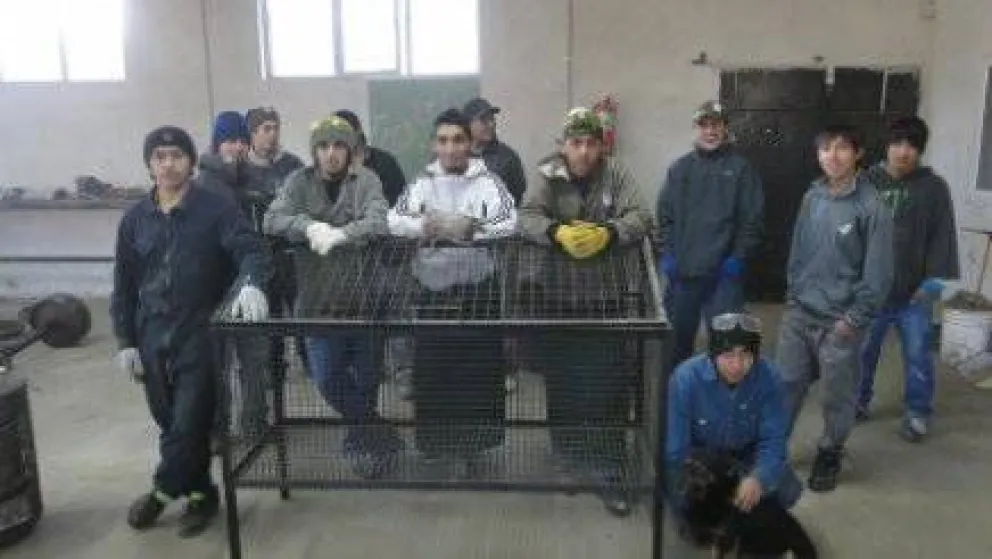 Chicos del Alto construyen... su propio futuro