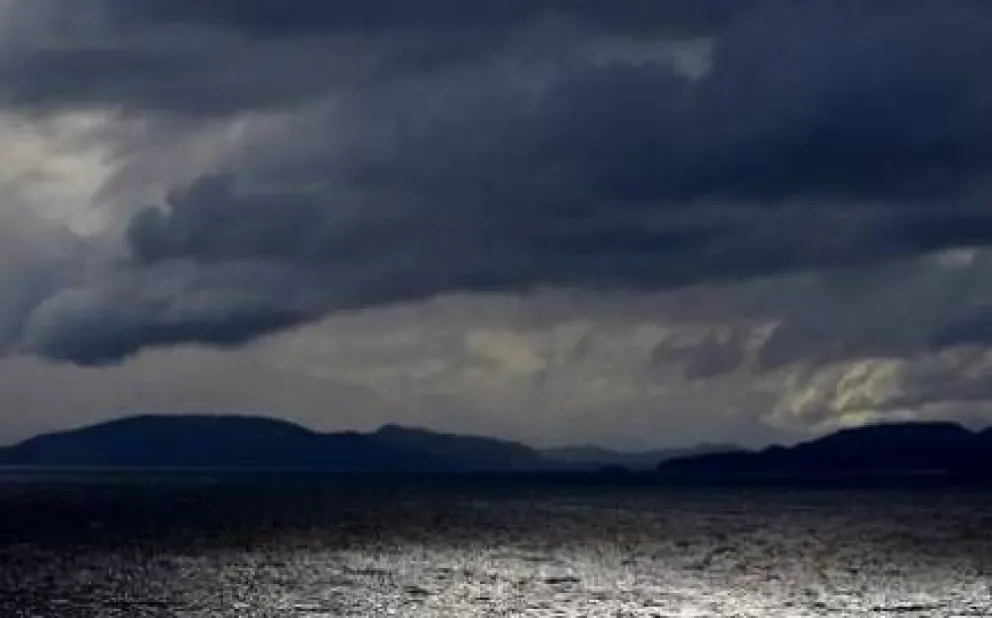 Siguen los vientos intensos y nevadas en cordillera