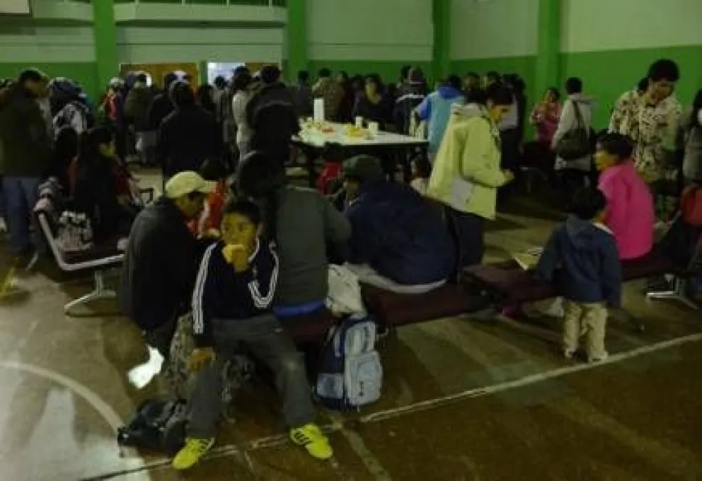 Provincia evalúa medidas preventivas ante posible erupción del volcán 