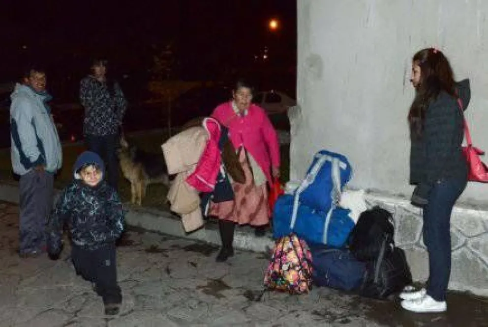 Por posible erupción del volcán, evacuaron Caviahue y Copahue