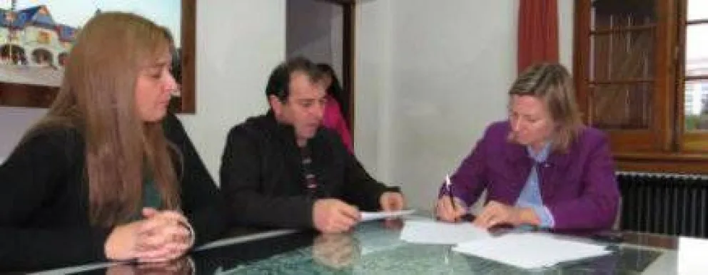 Firmaron convenio para equipar centros infantiles 