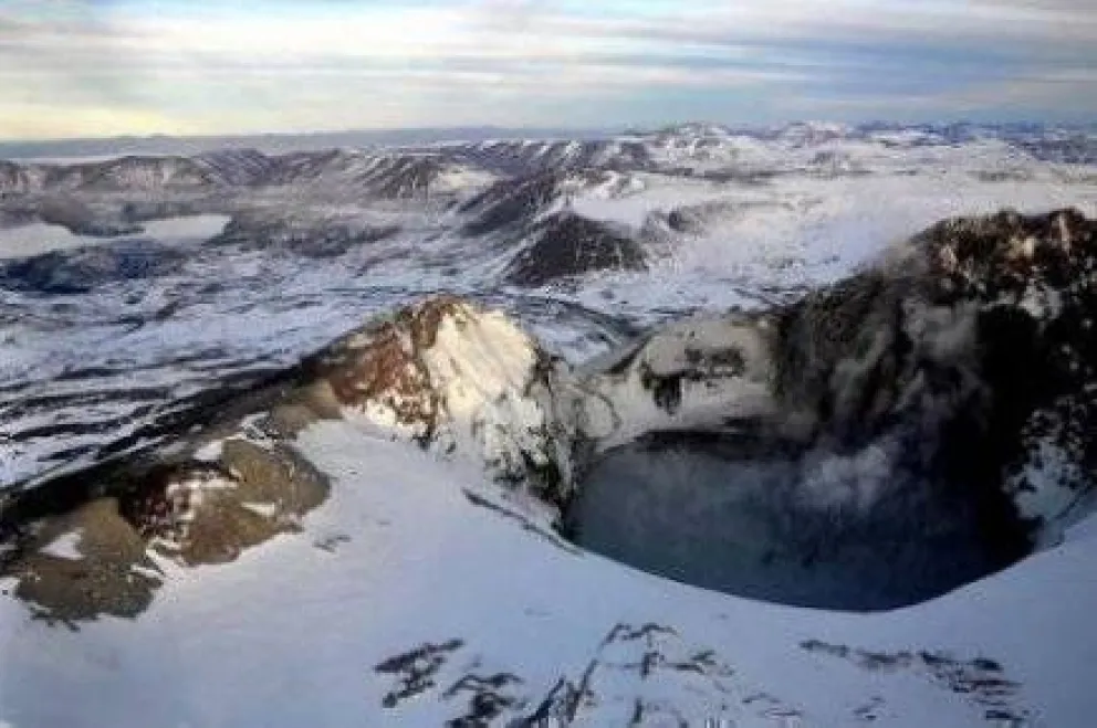 Elevaron a Naranja el nivel de alerta del volcán Copahue