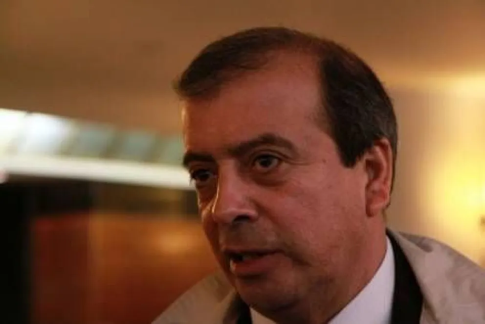 Castañón planea un Frente con Barriga y partidos vecinales