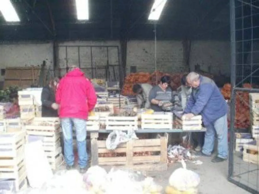 Entregaron 1200 bolsas de alimentos a "precios justos"