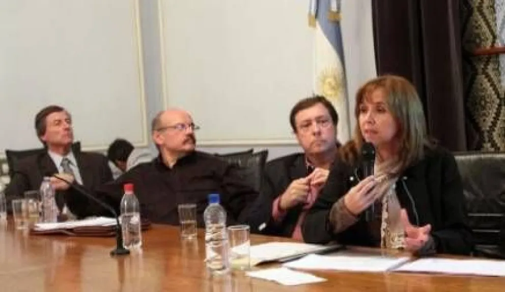 Gobierno dice que "no descansará" hasta la detención de los asesinos