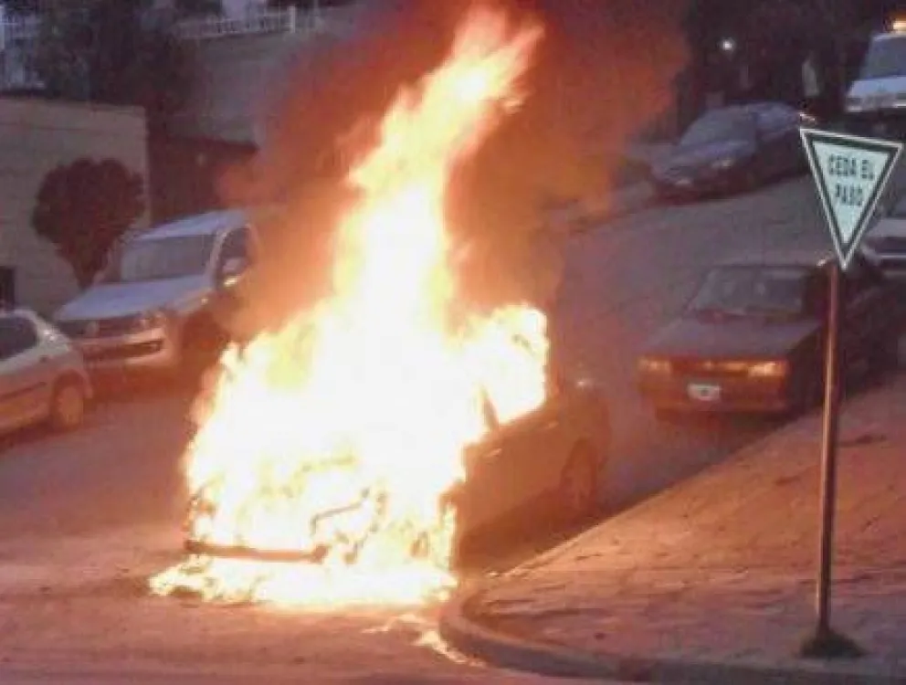 Se prendió fuego un remis