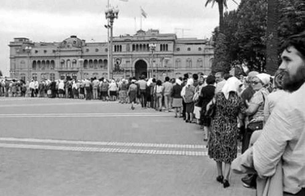 Murió el dictador, vivan los derechos humanos
