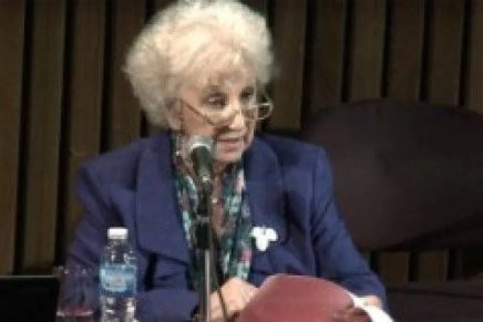 "Un ser despreciable ha dejado este mundo", afirmó Estela de Carlotto
