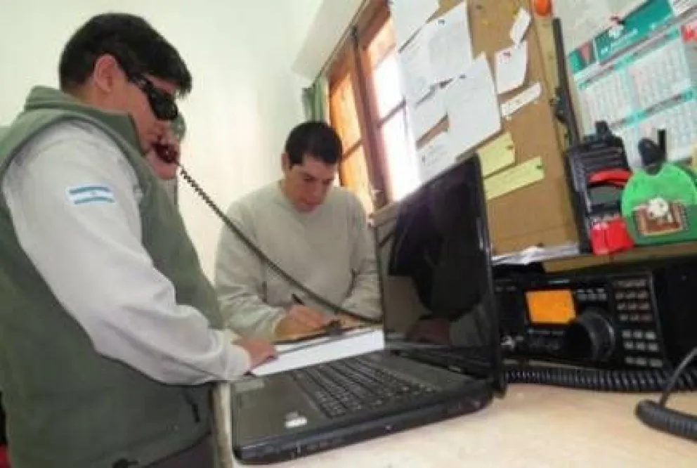 Gran desempeño de radio operador no vidente en Defensa Civil