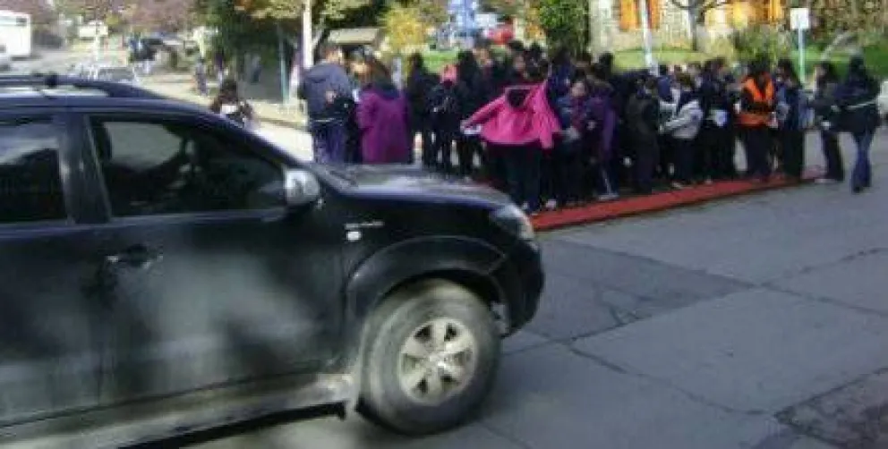 Vecinos efectuaron 400 multas simbólicas en una hora