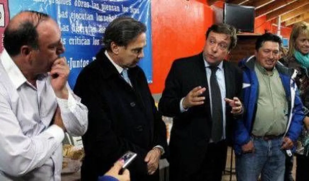 Inauguraron la cancha de césped sintético de ADEFUL 