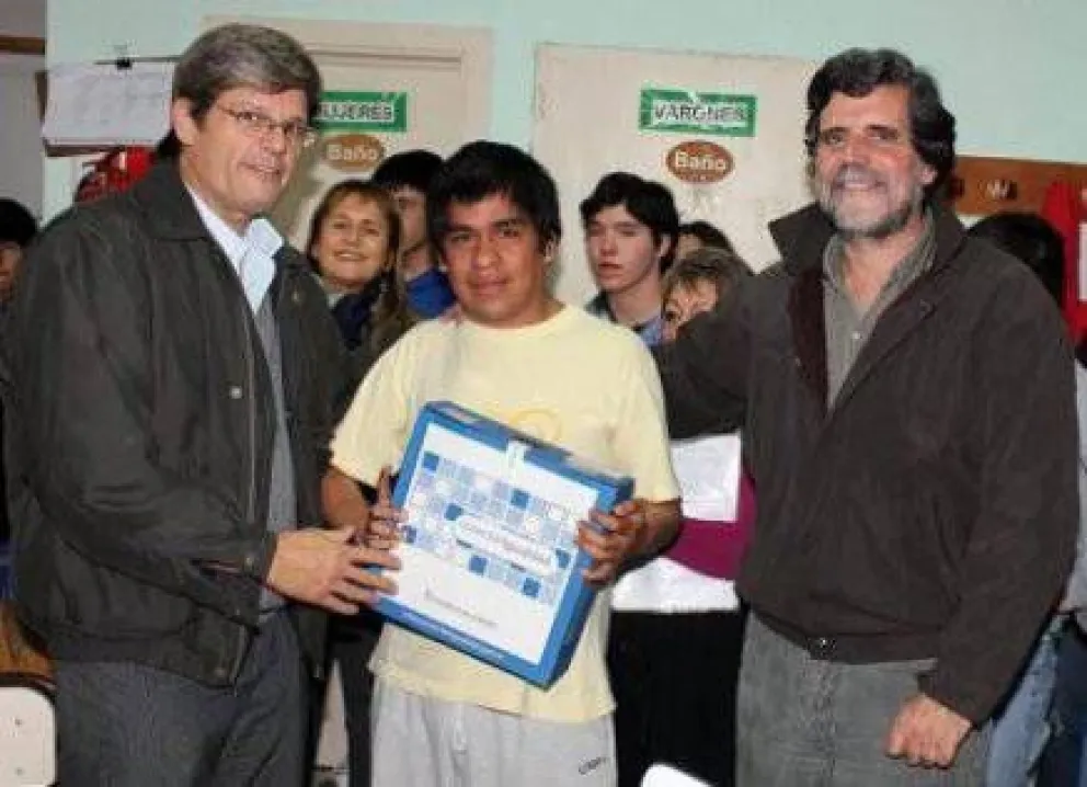 Entregaron netbooks en Escuela Laboral