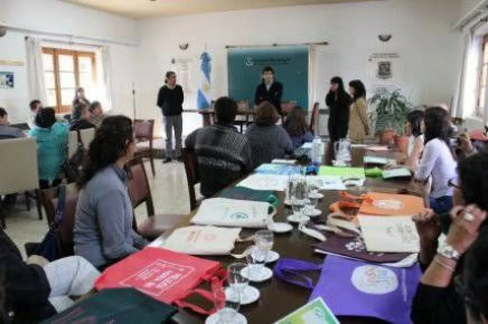 Reconocieron a comercios que compraron bolsas reutilizables 