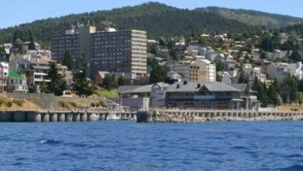 Martini pone fin a la concesión del Puerto San Carlos