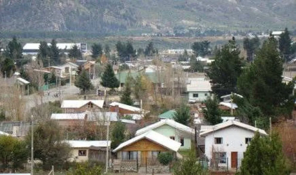 Piden obra de desagues cloacales para El Frutillar 