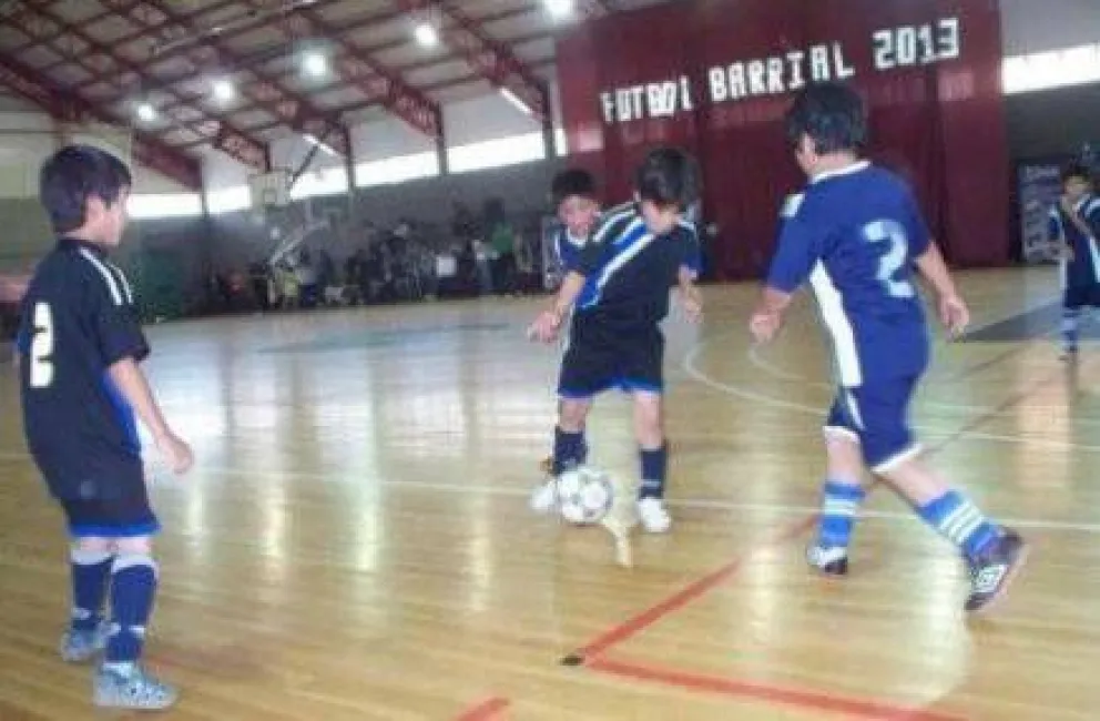 Con una fiesta se inauguró el programa de fútbol barrial 