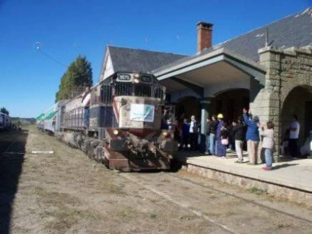 Con alimentos, llegó el "Tren Solidario"