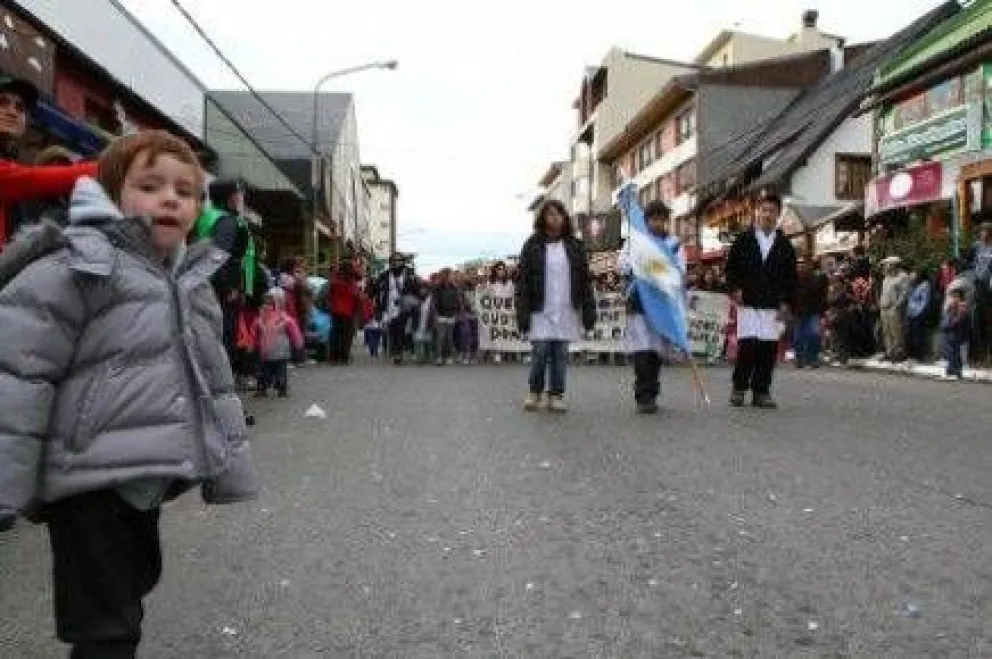 Escuelas de Bariloche tendrán clases el 3 de Mayo