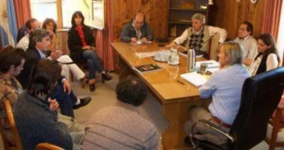Comenzó el debate por la fecha de elecciones