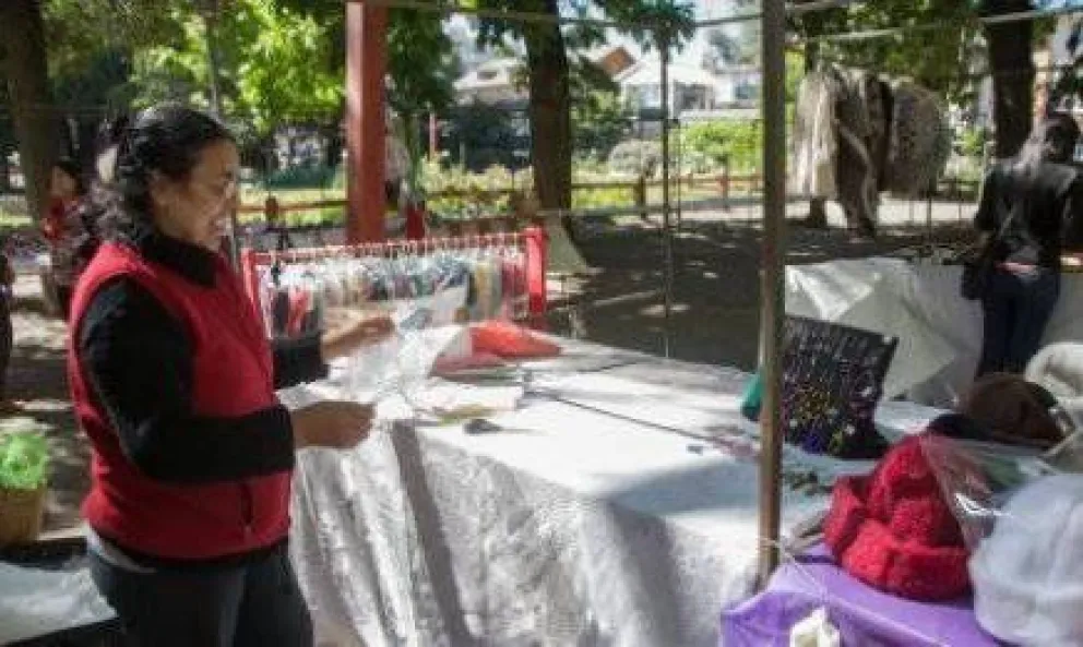 Buscan regular la venta ambulante de artesanos y manualistas 