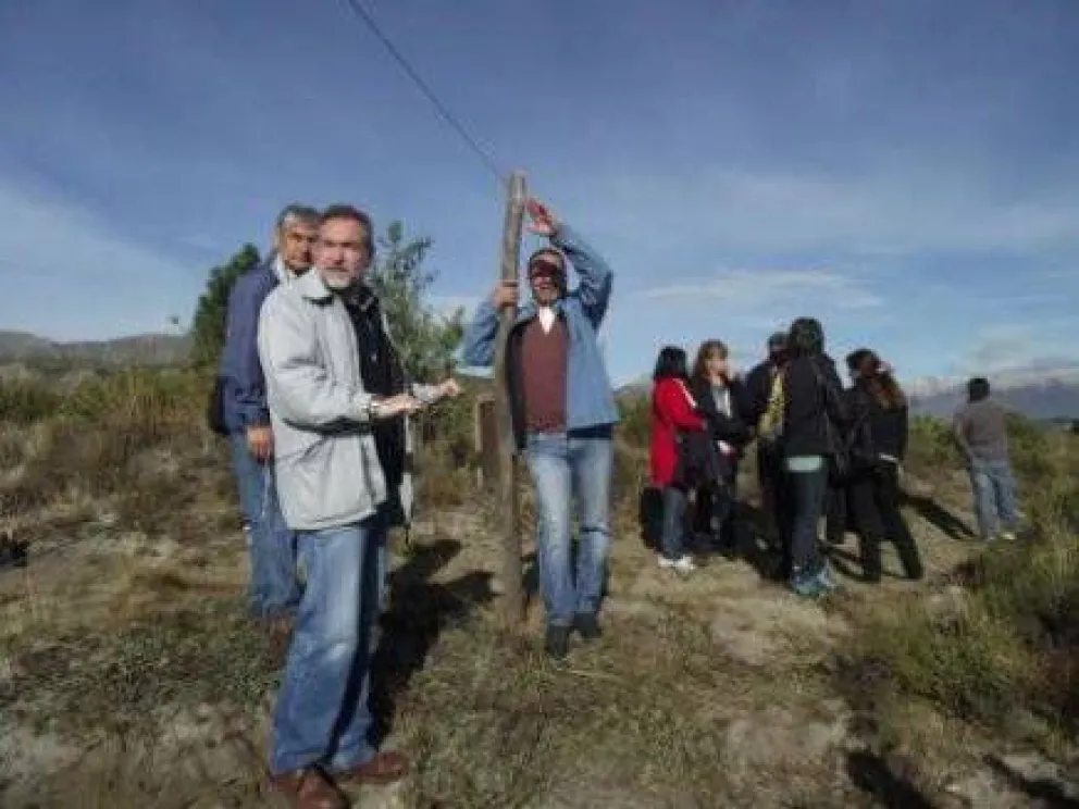 Municipales visitaron lotes donde se construirán sus viviendas  