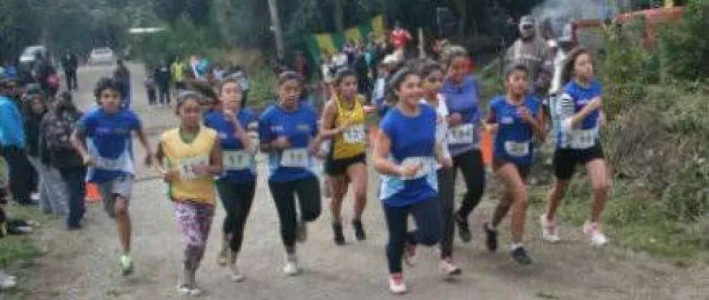Masiva participación en las carreras de calles 