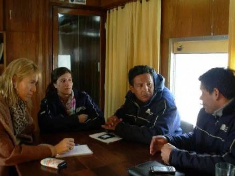 Larraburu recorrió instalaciones del Tren Sanitario 