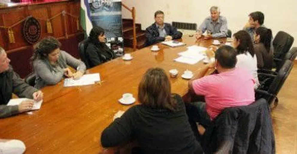 Trabajadores sociales se involucran en el abordaje de la violencia familiar