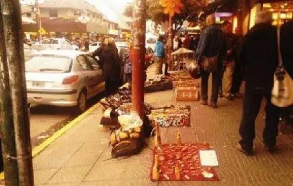 Comerciantes exigen regular venta ambulante 