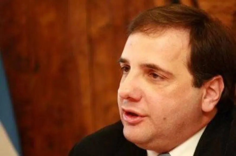 UCR pidió a Weretilneck que "deje de hablar tanto"
