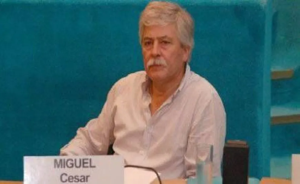 "Cerrar una etapa de aislamiento y desaciertos"