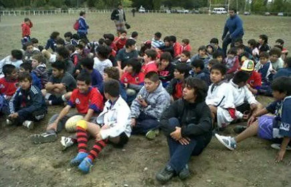 Rugby inclusivo en Dina Huapi para chicos y jóvenes carenciados